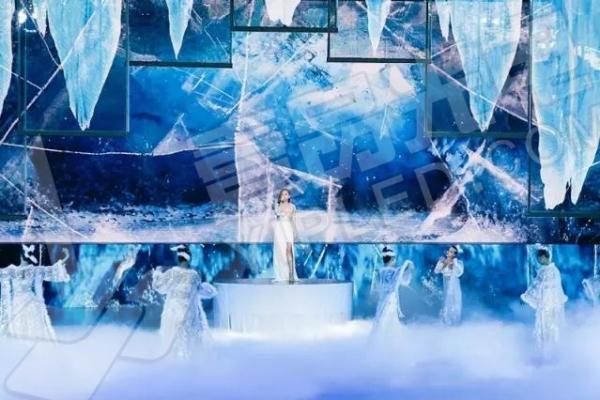 五場國際級舞美，來聊「最美LED透明屏」冰屏的實(shí)操秘籍！
