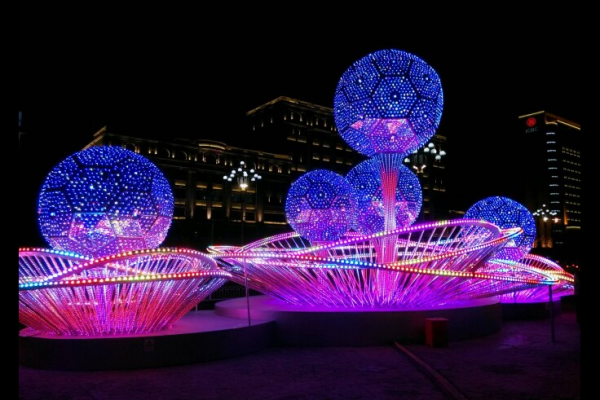 抓住市場核心腹地，LED透明屏小間距技術(shù)火遍全球